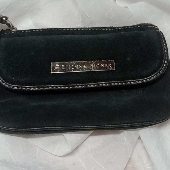 Etienne Aigner black leather wristlet - Picture 2 of 7